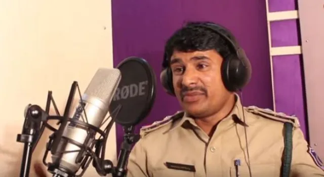 ଲୋକଙ୍କୁ ଜାଗ୍ରତ କରିବାକୁ ଗୀତ ଗାଇଲେ ପୁଲିସ ବାବୁ