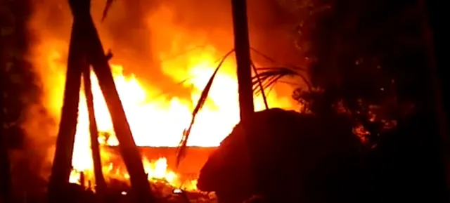 ଚୁଲିରୁ ନିଆଁ ଲାଗି ୧୭ ବଖରା ଘର ଭସ୍ମୀଭୂତ