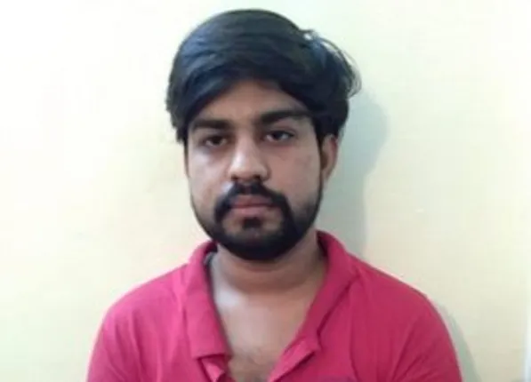 ଅସଲି ପୁଲିସ ହାତରେ ଧରାପଡ଼ିଲେ ନକଲି ପୁଲିସ ଅଫିସର