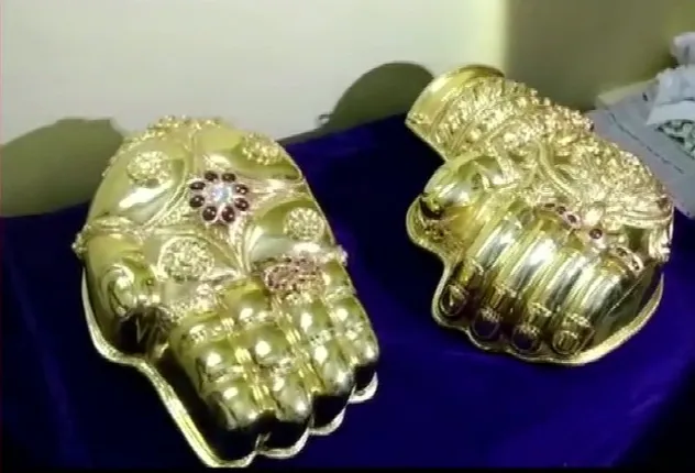 ତିରୁପତି ବାଲାଜୀଙ୍କୁ ୨ କୋଟିର ସୁନାପାପୁଲି ଦେଲେ ଭକ୍ତ