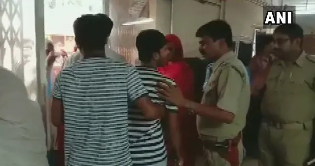 ପଶ୍ଚିମବଙ୍ଗ: ମୁର୍ଶିଦାବାଦରେ ତୃଣମୂଳ କଂଗ୍ରେସ କର୍ମୀଙ୍କ ଘର ଉପରେ ବୋମାମାଡ଼; ତିନି ଜଣ ମୃତ