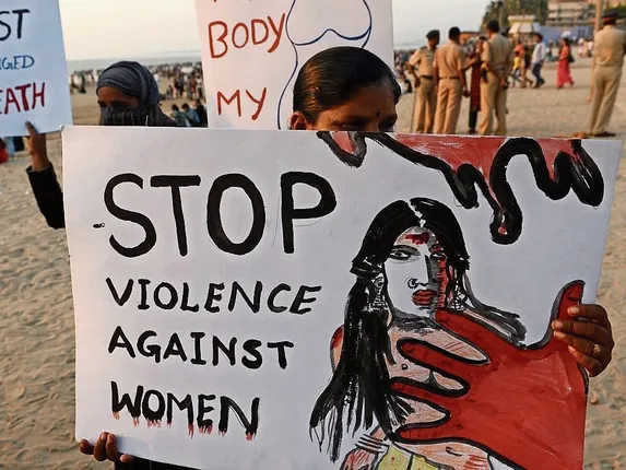 ମହିଳାଙ୍କ ପ୍ରତି ବଢ଼ୁଛି ଅତ୍ୟାଚାର:ପ୍ରତି ଘଣ୍ଟାରେ ୪ ଜଣ ଦୁଷ୍କର୍ମର ଶିକାର