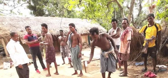 ଲୁହରେ ଭିଜିଲା ଉଲିବସା : ତିନି ଝିଅ ଓ ବାପାର ଶବ ସତ୍କାର କଲେ ଗ୍ରାମବାସୀ