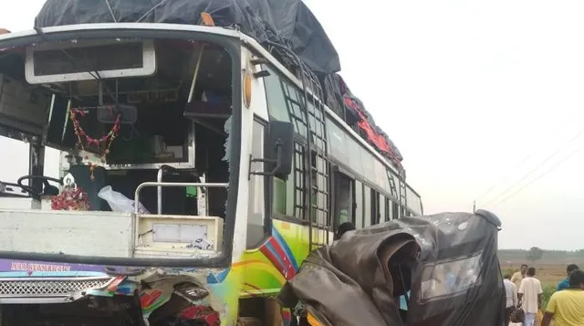 କୋରାପୁଟ: ଜାତୀୟ ରାଜପଥରେ ଅଟୋକୁ ଧକ୍କା ଦେଲା ଯାତ୍ରୀବାହୀ ବସ୍‌, ୪ ମୃତ, ୩ ଗୁରୁତର