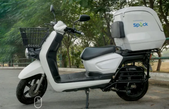 ଏହି ସ୍କୁଟରକୁ ଥରେ ଚାର୍ଜ କଲେ ୧୩୦କିଲୋମିଟର ଯାଇ ପାରିବେ