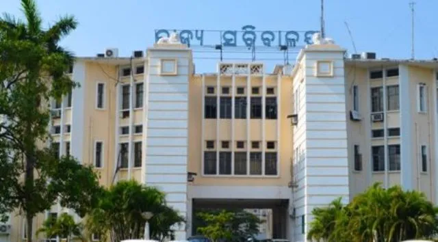 ଆଇଏଏସ ସ୍ତରରେ ଅଦଳବଦଳ, ଶ୍ରମ କମିଶନର ହେଲେ  ନିରଞ୍ଜନ ସାହୁ