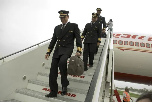 ୫ ବର୍ଷରେ ଆବଶ୍ୟକ ୧୦ ହଜାର ପାଇଲଟ୍‌: ଆମେରିକା ତୁଳନାରେ ଭାରତରେ ଦୁଇ ଗୁଣା ଅଧିକ ମହିଳା ପାଇଲଟ୍‌