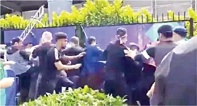 ପାକିସ୍ତାନ-ଆଫ୍‌ଗାନିସ୍ତାନ ପ୍ରଶଂସକ ହାତାହାତି