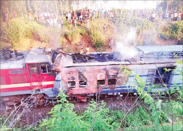 ମେଣ୍ଟେନାନ୍ସ ଇଞ୍ଜିନ୍‌କୁ ଧକ୍କା, ଦେଲା ସମଲେଶ୍ବରୀ, ୩ ମୃତ