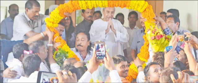 ମୁଖ୍ୟମନ୍ତ୍ରୀଙ୍କୁ ଏକାଧିକ କର୍ମଚାରୀ ସଂଘର ଅଭିନନ୍ଦନ