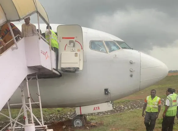 ଅଳ୍ପକେ ଅଟକିଲା ଦୁର୍ଘଟଣା: ରନୱେ ବାହାରେ ଲ୍ୟାଣ୍ଡ୍‌ କଲା ଏୟାର ଇଣ୍ଡିଆ ବିମାନ