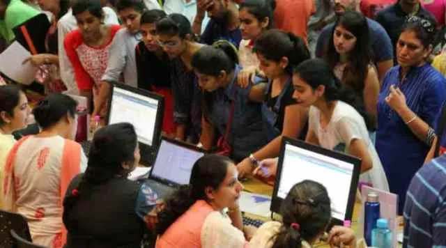 ନାମଲେଖା ନିୟମ ମାନୁନାହାନ୍ତି ଶିକ୍ଷାନୁଷ୍ଠାନ