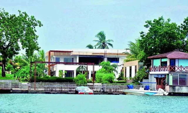 ଆନ୍ଧ୍ର ରାଜନୀତି ସରଗରମ: ନାଇଡ଼ୁଙ୍କ ‘ଅମରାବତୀ’ ବାସଭବନ ଭାଙ୍ଗିବ