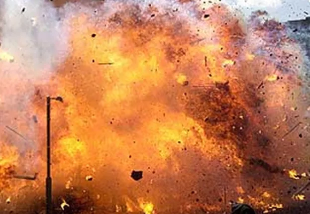 ସରପଞ୍ଚଙ୍କୁ ହତ୍ୟା ଉଦ୍ୟମ : ହାତରେ ବୋମା ଫୁଟି ଦୁର୍ଦ୍ଦାନ୍ତ ଚେରୁ ଗୁରୁତର, ପାଣ୍ଡା ଓ ଅନ୍ୟ ସହଯୋଗୀ ଫେରାର୍