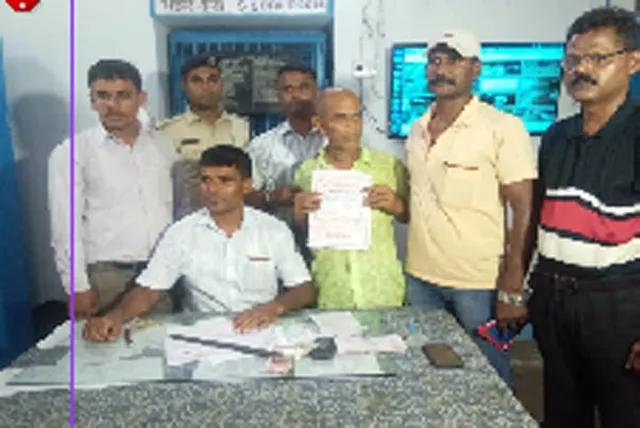 ବାଲେଶ୍ବର ଷ୍ଟେସନରେ ରେଳବାଇ କ୍ରାଇମ୍‌ବ୍ରାଞ୍ଚର ଚଢ଼ଉ:   ଦଲାଲ ଗିରଫ, ଲକ୍ଷାଧିକ ଟଙ୍କାର ଟିକଟ ଜବତ