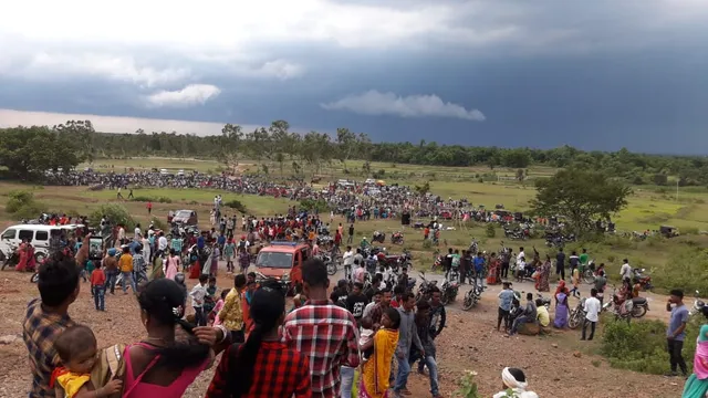 ମୟୂରଭଞ୍ଜ: ପାହାଡି ପୂଜାରେ ଦେବୀ ପୀଠ ରକ୍ତ ରଂଜିତ, ୮ ହଜାରରୁ ଉର୍ଦ୍ଧ୍ୱ ଭକ୍ତଙ୍କ ସମାବେଶ