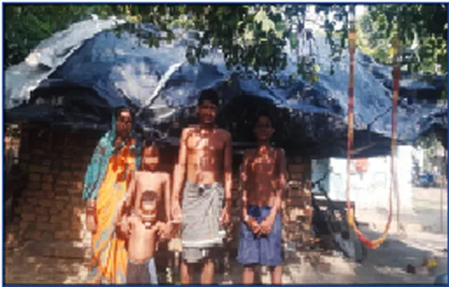 କାହା ପାଇଁ ସରକାରୀ ଆବାସ?  ପଲିଥିନ ତଳେ ବିତୁଛି ଦିନ