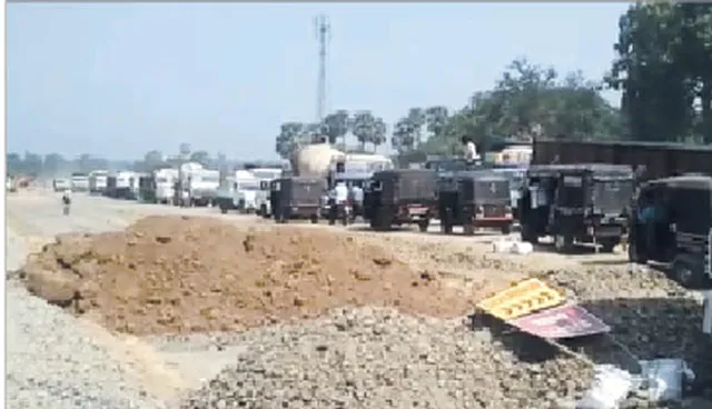 ରାଜପଥ ପ୍ରଶସ୍ତୀକରଣ:ଅଣନିଃଶ୍ବାସୀ କରୁଛି ପାଉଁଶ