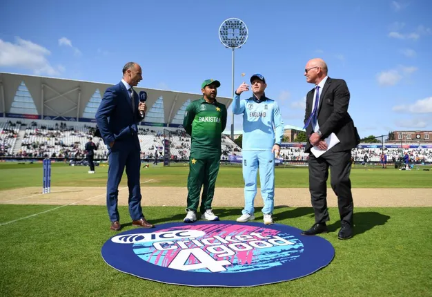 ବିଶ୍ୱକପରେ ପାକିସ୍ତାନ-ଇଂଲାଣ୍ଡ ମୁକାବିଲା, ପାକିସ୍ତାନ ୨୭ ଓଭରରେ ୧୬୦/୨