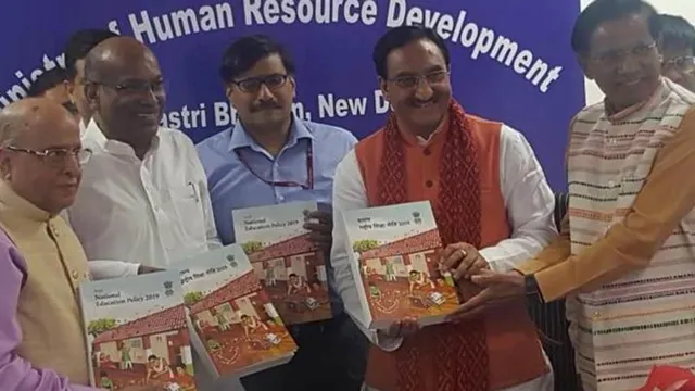 ହିନ୍ଦୀ ଭାଷା ବିରୋଧରେ ପ୍ରତିବାଦ ପ୍ରବଳ ହେବାରୁ ଜାତୀୟ ଶିକ୍ଷା ନୀତି’ ଡ୍ରାଫ୍‌ଟ୍‌ ସଂଶୋଧନ କଲେ କେନ୍ଦ୍ର ସରକାର