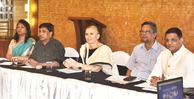 ଗ୍ରାମାଞ୍ଚଳରେ ଘାତକ ହେଉଛି କଠିନ ବର୍ଜ୍ୟବସ୍ତୁ