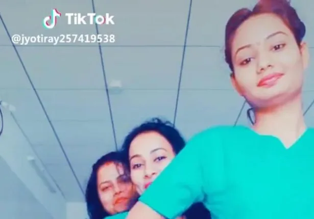 ଭିଡିଓ ଭାଇରାଲ୍‌: ମାଲକାନଗିରି ଜିଲ୍ଲା ମୁଖ୍ୟ ଚିକିତ୍ସାଳୟରେ ନବଜାତକକୁ ଧରି ‘ଟିକ୍‌ଟକ୍‌’ ସୁଟିଙ୍ଗ୍‌ କଲେ ନର୍ସ