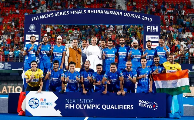 ଏଫଆଇଏଚ୍‌ ସିରିଜ୍‌ ଫାଇନାଲ୍ସ: ଚାମ୍ପିଅନ୍‌ ଭାରତକୁ ପୁରସ୍କୃତ କଲେ ମୁଖ୍ୟମନ୍ତ୍ରୀ ନବୀନ