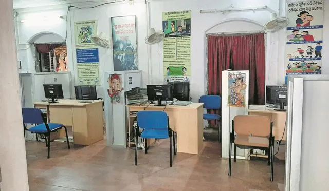 ସରକାରୀ କାର୍ଯ୍ୟାଳୟରେ ସକାଳ ନ’ଟାରେ ବି ବାବୁଙ୍କ ପାଦ ପଡ଼ୁନି, ଜନତା ହିନସ୍ତା, ଅଧିକାରୀ ଦେଖୁଛନ୍ତି ନିଜ ସୁବିଧା