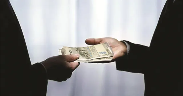 ମୁଖ୍ୟମନ୍ତ୍ରୀଙ୍କ ସହାୟତା ଦେବାକୁ ଲାଞ୍ଚ ମାଗୁଛନ୍ତି ୱାର୍ଡ ଅଫିସର : ‘ହଜାରେ ଦିଅ ୧୦ହଜାର ନେବ’