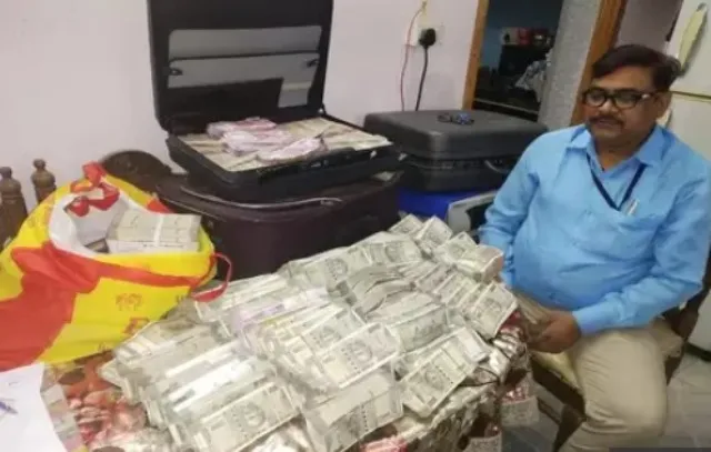 ଭିଜିଲାନ୍ସ ଜାଲରେ କୋଟିପତି ଇଞ୍ଜିନିୟର : ଯାଞ୍ଚ ସମୟରେ ବିଛଣା ତଳୁ ମିଳିଲା ବିପୁଳ ଟଙ୍କା, ଗଣିବା ପାଇଁ ମଗାଇବାକୁ ପଡିଲା ମେସିନ