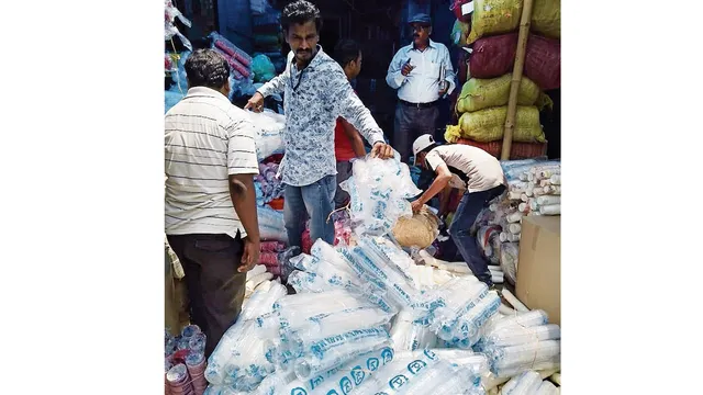 ୟୁନିଟ୍‌-୧ ହାଟରେ ଚଢ଼ଉ, ୮୦ କେଜି ପଲିଥିନ୍‌ ଜବତ