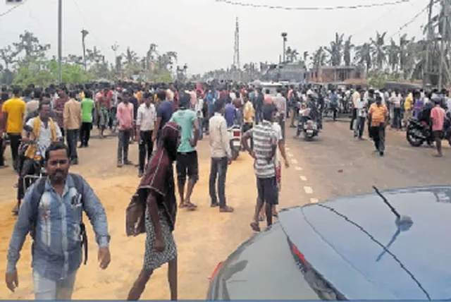 ବାପ ଘରେ ପହଞ୍ଚି ପାରିଲେନି ସସ୍ମିତା:ଦୁର୍ଘଟଣାରେ ମା ମୃତ; ବାପ-ଝିଅ ଗୁରୁତର