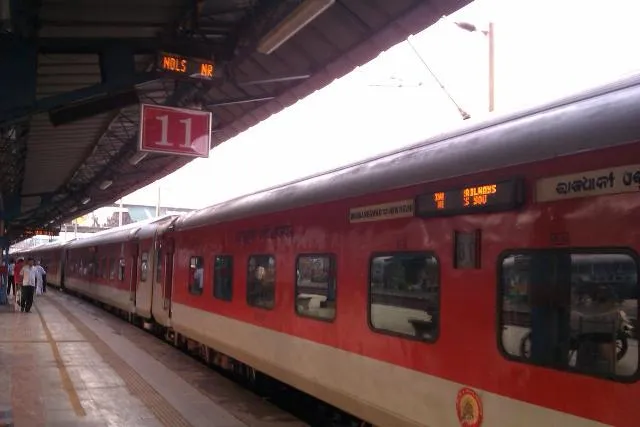 ଦୁର୍ଘଟଣାରୁ ଅଳ୍ପକେ ବର୍ତ୍ତିଲା ନୂଆଦିଲ୍ଲୀ-ଭୁବନେଶ୍ୱର ରାଜଧାନୀ ଏକ୍ସପ୍ରେସ