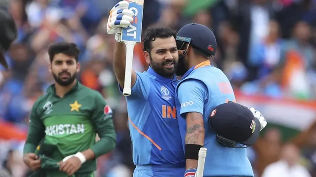 ବିଶ୍ୱକପ୍‌: ପାକିସ୍ତାନ ବିପକ୍ଷରେ ରୋହିତ ଶର୍ମାଙ୍କ ବିସ୍ଫୋରକ ଶତକ, ଟିମ୍‌ ଇଣ୍ଡିଆର ସ୍କୋର ୨୧୫/୧