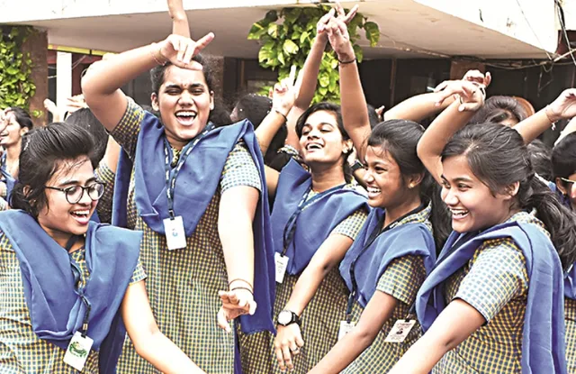 ୧୭ ସୁଦ୍ଧା ମିଳିବ ସାର୍ଟିଫିକେଟ୍‌, ୬ରୁ ପୁନଃଯାଞ୍ଚ ଆବେଦନ, ଜୁନ୍‌ ଦ୍ବିତୀୟ ସପ୍ତାହରେ କଳା ଓ ବାଣିଜ୍ୟ ଫଳ