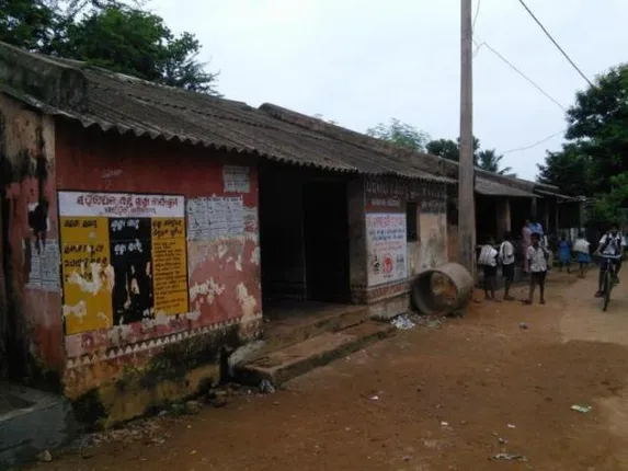 ରାଜ୍ୟରେ ପ୍ରାଥମିକ ଶିକ୍ଷା ସ୍ଥିତି ସାଂଘାତିକ : ୪୦୯୫୫ ସ୍କୁଲରେ ପ୍ରତି ଶ୍ରେଣୀ ଲାଗି ବଖରାଏ ଗୃହ ନାହିଁ, ୬୧୭ ସ୍କୁଲ୍‍ର ୨୦୨୬ଟି ଶ୍ରେଣୀ ଗୃହ ବିପଦଶଙ୍କୁଳ