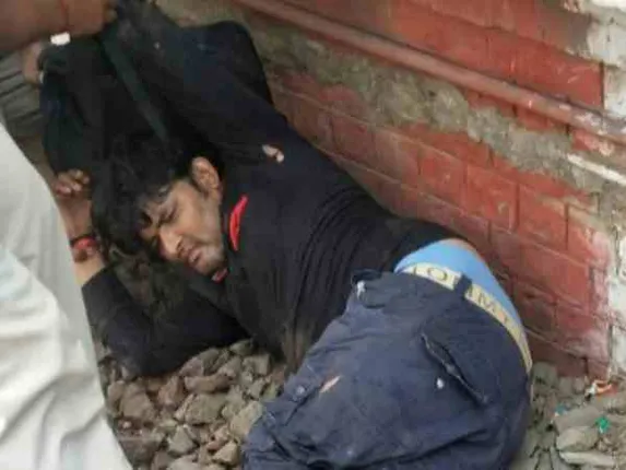 ମାଲଗାଡ଼ି ସହିତ ଲାଗି ନେଉଥିଲେ ସେଲଫି, ଯୁବକ ହରାଇଲେ ଗୋଡ