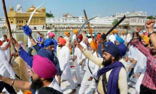 ଅପରେସନ ବ୍ଲୁଷ୍ଟାରର ୩୫ ବାର୍ଷିକୀ, ସ୍ୱର୍ଣ୍ଣମନ୍ଦିର ପରିସରରେ ଅସ୍ତ୍ରଶସ୍ତ୍ର ସହ ଖଲିସ୍ତାନ ସପକ୍ଷବାଦୀ ସ୍ଲୋଗାନ