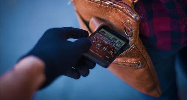 ପ୍ରବାସୀ ଶ୍ରମିଙ୍କ ୩ ମୋବାଇଲ ଏବଂ ଟଙ୍କା ଚୋରି 