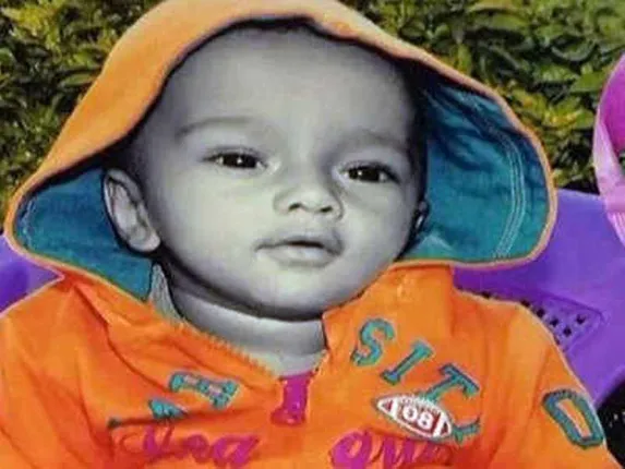 ୯୫ ଘଣ୍ଟା ହେଲାଣି ଫସିରହିଛି ଦୁଇ ବର୍ଷୀୟ ଶିଶୁ, ଉଦ୍ଧାର କାର୍ଯ୍ୟ ଜାରି