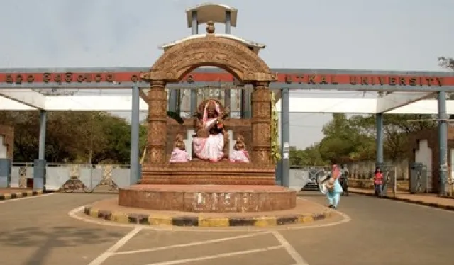 ଉତ୍କଳ ବିଶ୍ବବିଦ୍ୟାଳୟ କର୍ତୃପକ୍ଷଙ୍କ ମନମାନି, ଫିଜିଓଥେରାପି ପିଲାଙ୍କ ଭବିଷ୍ୟତ ସହ ଖେଳ