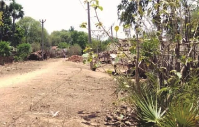 ପୂର୍ବତନ ସାଂସଦଙ୍କ ପୋଷ୍ୟ ଗ୍ରାମର ବିକଳ ଚିତ୍ର : ବ‌େର୍ଷ ହେଲା ଅଧା ଗାଁ ଅନ୍ଧାର, ଅପହଞ୍ଚ ସ୍ବାସ୍ଥ୍ୟସେବା