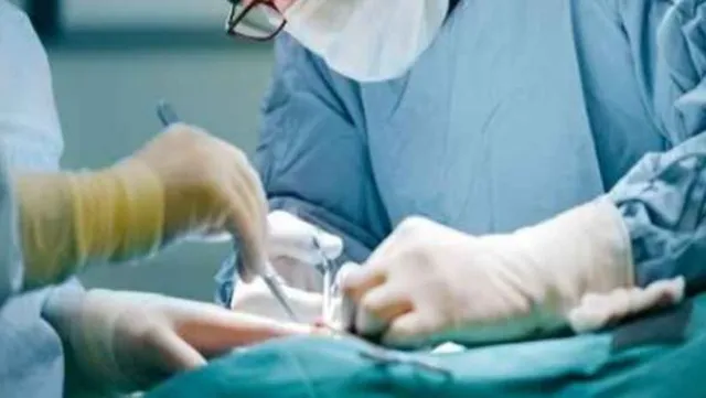 କିଡ୍‌ନୀରେ ଥିବା ଷ୍ଟୋନ୍‌ ବାହାର କରିବାକୁ ଯାଇଥିଲେ ମହିଳା, ହେଲେ କିଡ୍‌ନୀ ବାହାର କରିଦେଲେ ଡାକ୍ତର