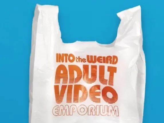 ପ୍ଲାଷ୍ଟିକ୍‌ ବ୍ୟବହାର ରୋକିବାକୁ କାନ୍ନାଡାର ଏକ ଦୋକାନର ଅଭିନବ ପ୍ରୟାସ: ବ୍ୟାଗ୍‌ ଉପରେ ଛପା ହୋଇଛି ଲଜ୍ଜାକର ବାର୍ତ୍ତା