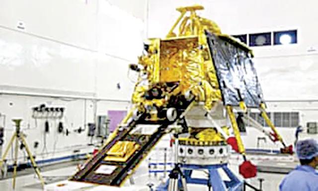 ‘ଚନ୍ଦ୍ରଯାନ-୨’ ପ୍ରକ୍ଷେପଣ ପାଇଁ ଭାରତ ପ୍ରସ୍ତୁତ, ସୋମବାର ଭୋର୍‌ ୨ଟା ୫୧ରେ ପ୍ରକ୍ଷେପଣ