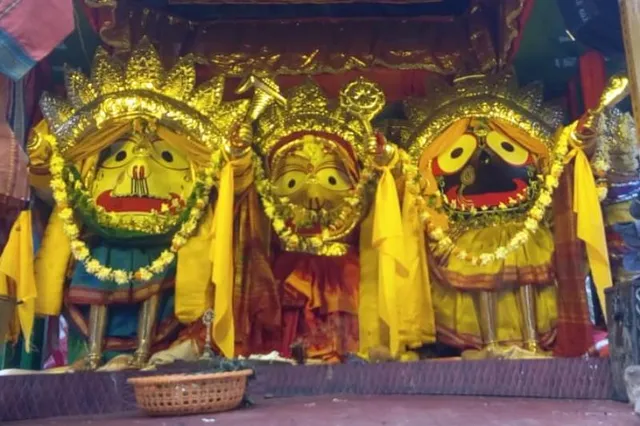 ଫୁଲବାଣୀରେ ମହାପ୍ରଭୁଙ୍କ ସୁନାବେଶ।