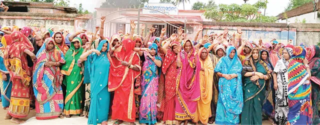 ମହିଳାଙ୍କ ମଦ ବିରୋଧୀ ଆନ୍ଦୋଳନ ତେଜିଲା, ୨୨ ସ୍ବୟଂ ସହାୟକ ଗୋଷ୍ଠୀ ସଦସ୍ୟାଙ୍କ ମେଳି