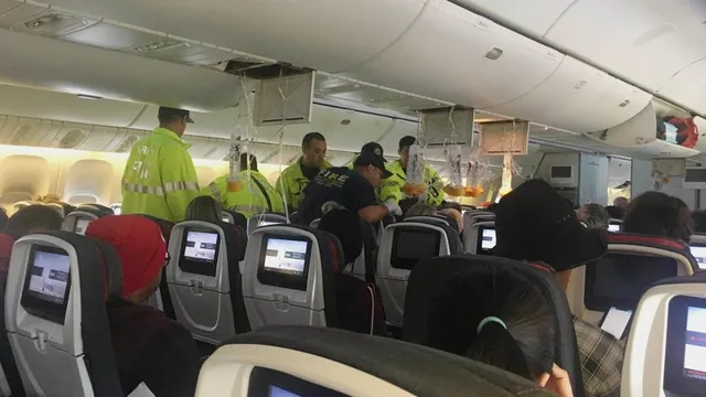 ହାଓ୍ଵାଇରେ ଜରୁରୀ ଅବତରଣ କଲା ଏୟାର୍‌ କାନଡା ବିମାନ; ୩୫ ଆହତ