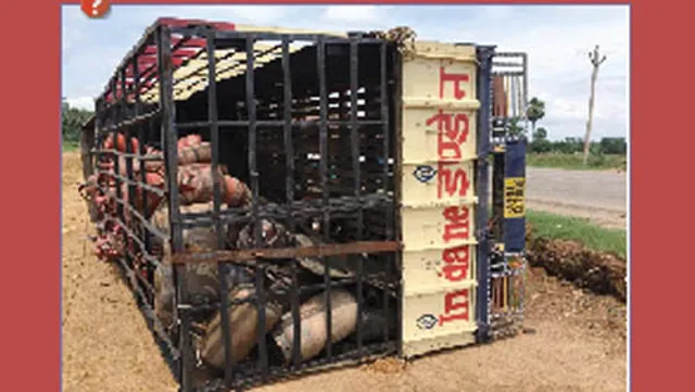 ଓଲଟି ପଡ଼ିଲା ଏଲ୍‌ପିଜି ବୋଝେଇ ଟ୍ରକ୍‌