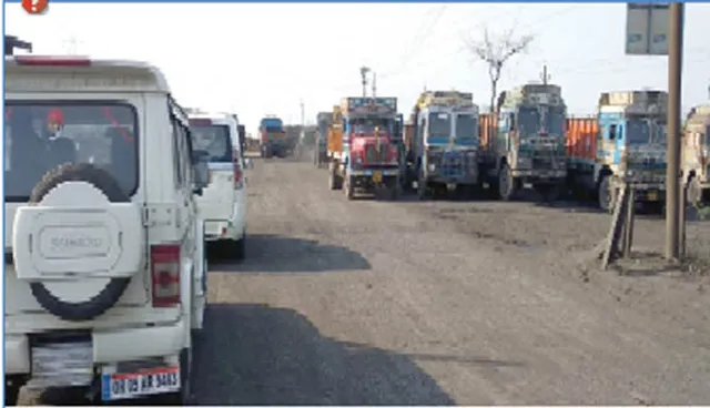 ସବୁ ବେଳେ ରାସ୍ତା ଜାମ୍‌, ଟ୍ରାଫିକ ବ୍ୟବସ୍ଥା ନାହିଁ